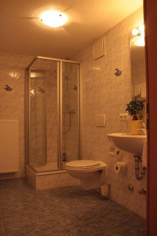 Hotel Schillerplatz Эринген Экстерьер фото