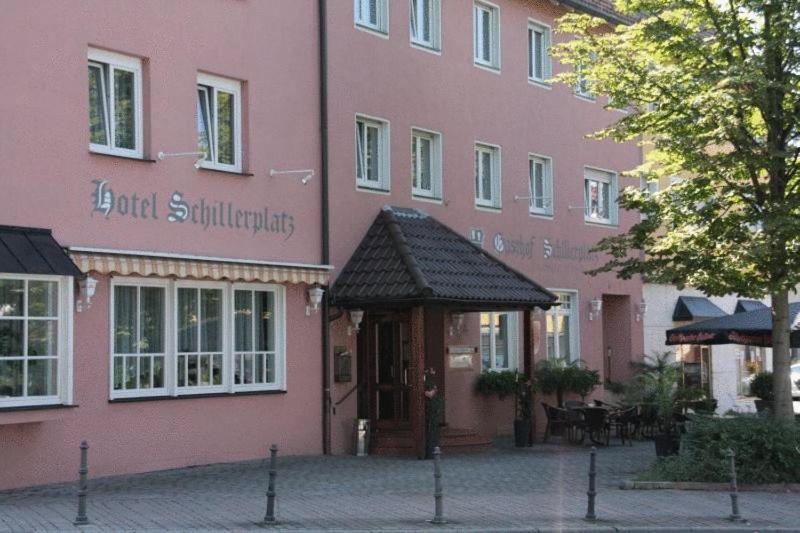 Hotel Schillerplatz Эринген Экстерьер фото